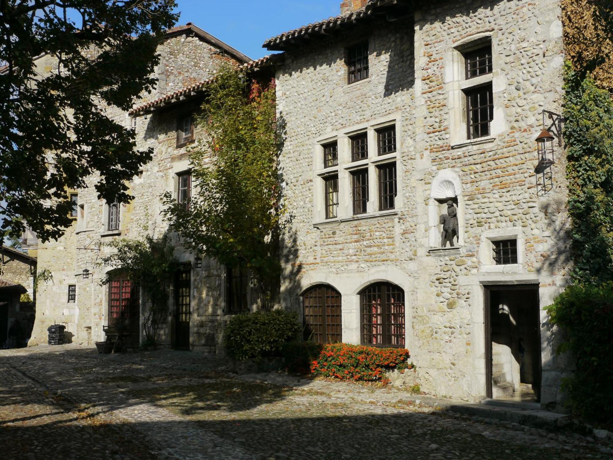 Hostellerie Du Vieux Pérouges Εξωτερικό φωτογραφία