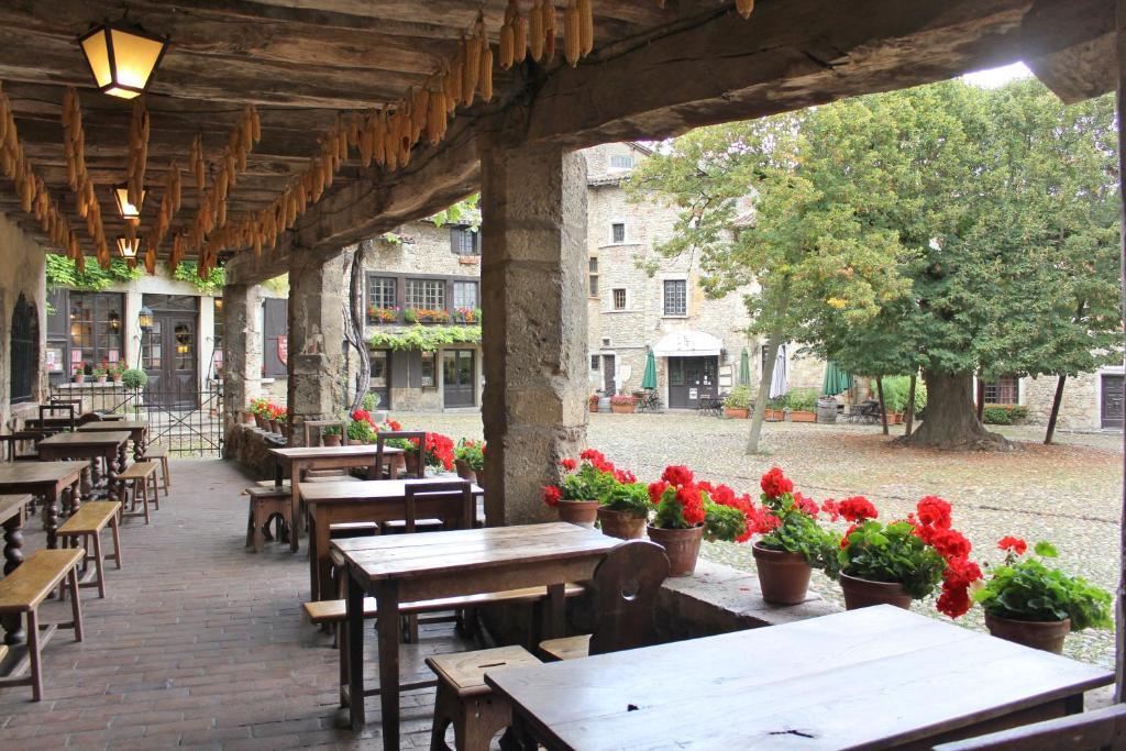Hostellerie Du Vieux Pérouges Εξωτερικό φωτογραφία